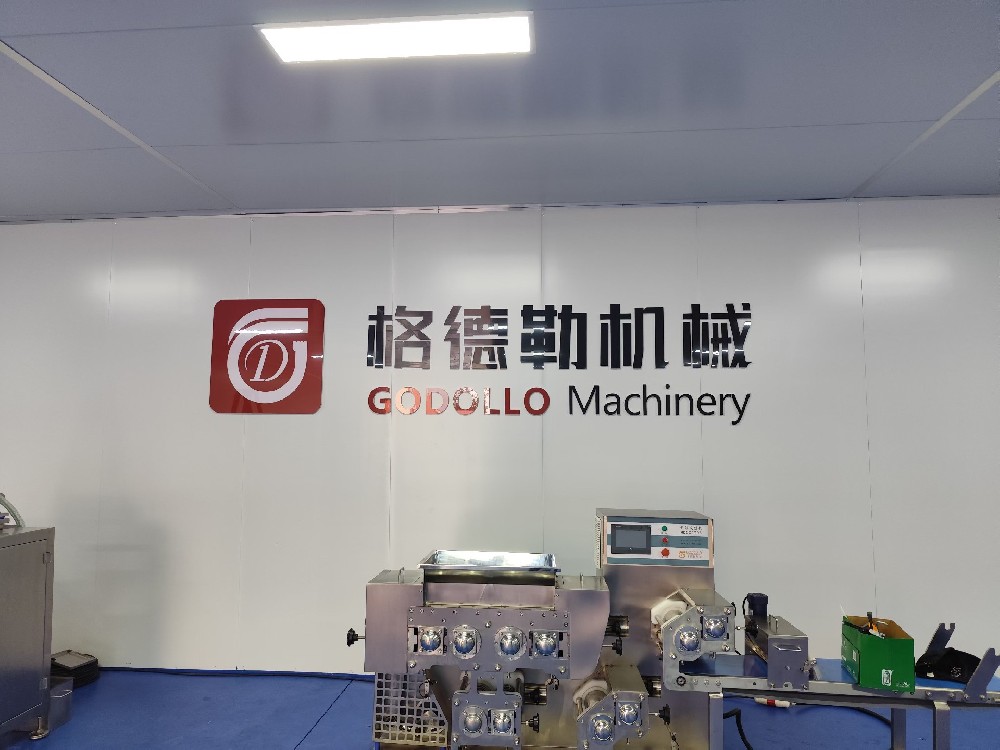 格德勒機(jī)械面條生產(chǎn)線：客戶蒞臨參觀實(shí)地試機(jī)現(xiàn)場體驗(yàn)面條生產(chǎn)流程